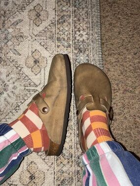 Birkenstock Boston Clog - Tan Suede Slip-On